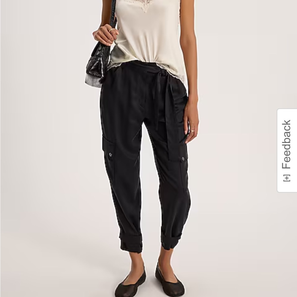 Express NWT Black Women's Cargo Pants - Size 8L
